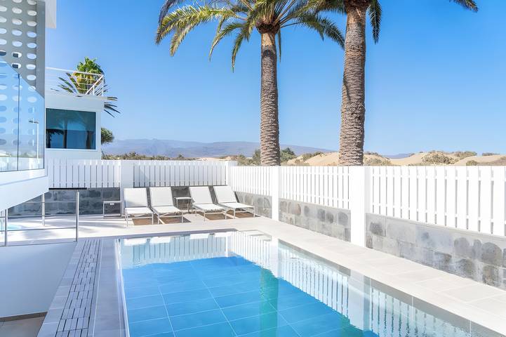 Holiday home for 13 people, with Balcony and Hot tub in Maspalomas