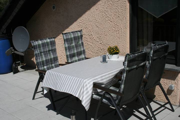 Ganze Ferienwohnung, 2-Bettwohnung -Nichtraucher- in Densborn, Vulkaneifel