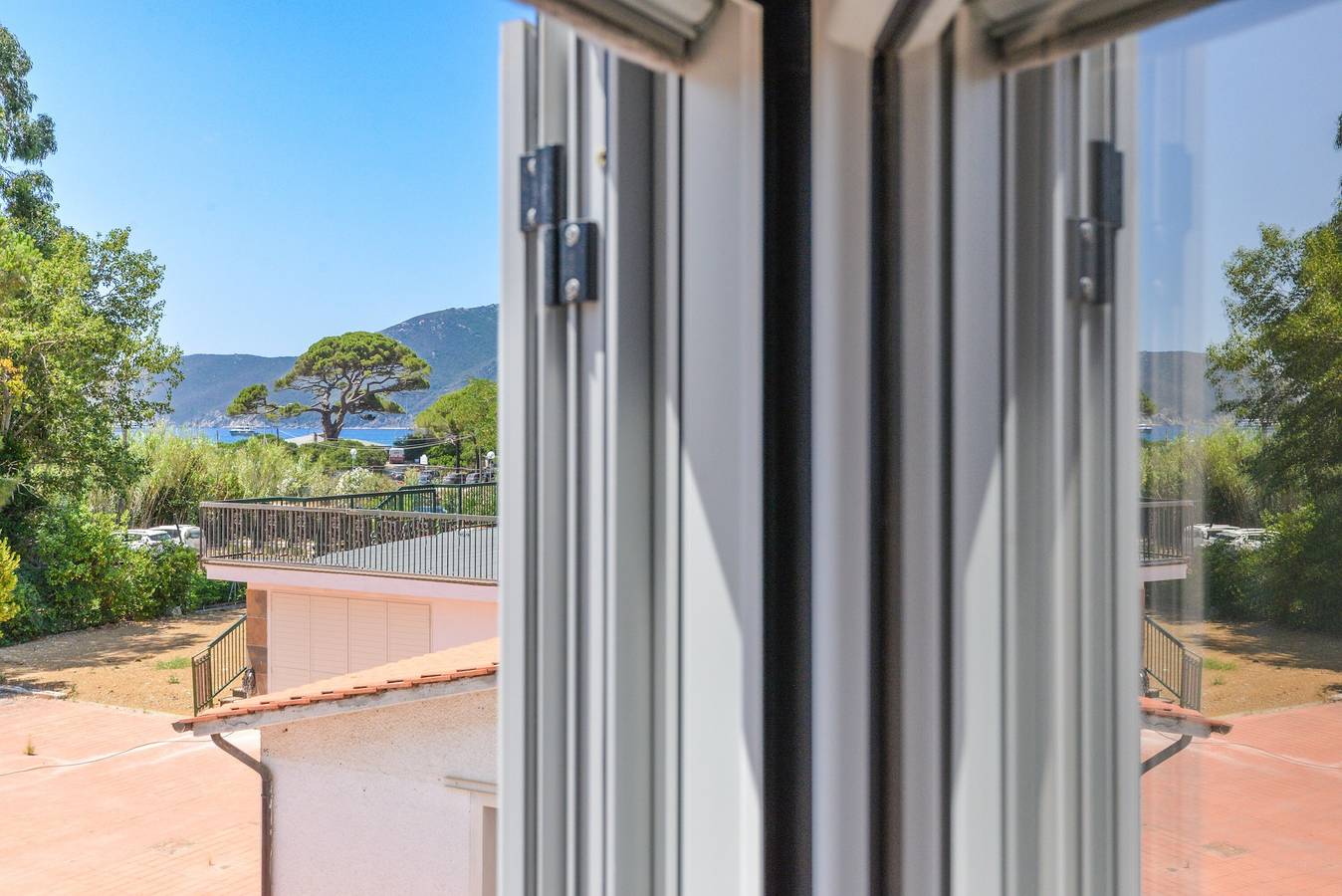 Appartamento intero, Appartamento 'Casina Napoleonica Con Vista' con giardino privato, Wi-Fi e aria condizionata in Lacona, Isola d'Elba