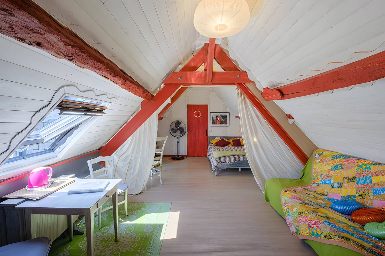 Gästezimmer „Le Balcon De Loire - Safran“ mit außergewöhnlichem Blick auf die Loire in La Chapelle-sur-Loire, Loire-Tal