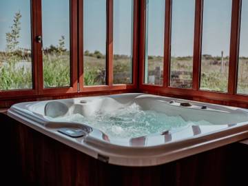 Gîte pour 11 personnes, avec jardin ainsi que jacuzzi et sauna à Bois-de-Céné