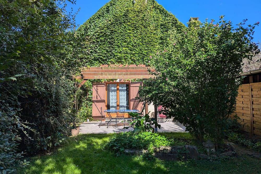 Ruhiges Ferienhaus mit Garten in der Nähe von Wald & Loire in Dampierre-en-Burly, Loire-Tal