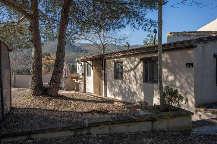 Chalet para 4 personas, con piscina además de jardín y vistas en Provincia de Tarragona - 2