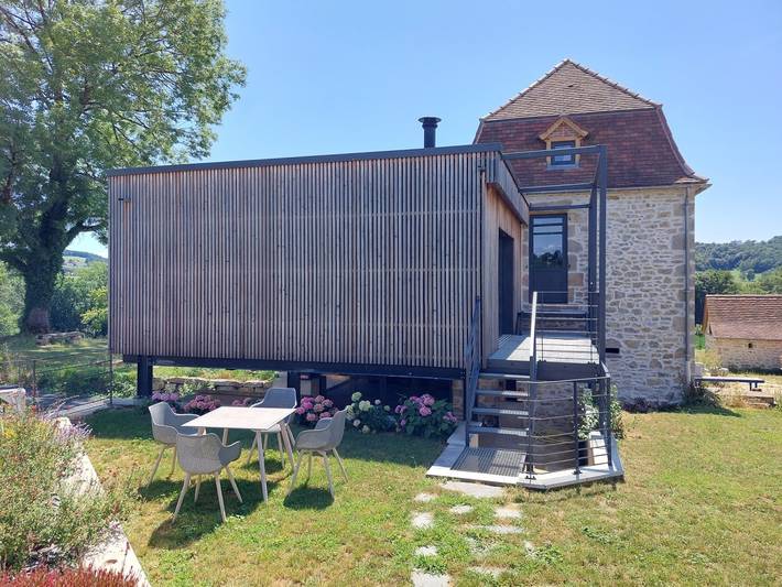 Gîte pour 4 personnes, avec terrasse et jardin