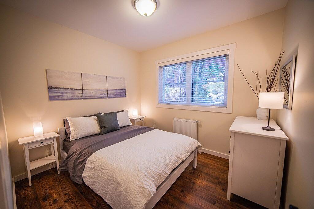 Ganze Wohnung, Modern suite with glacier view in Nelson, Whitewater Ski Resort