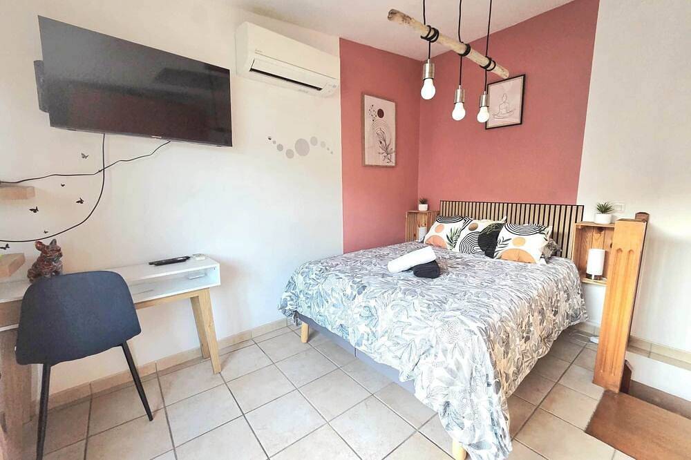 Loù Cabanoù 35 m from the seafront in Les Goudes, Marseille