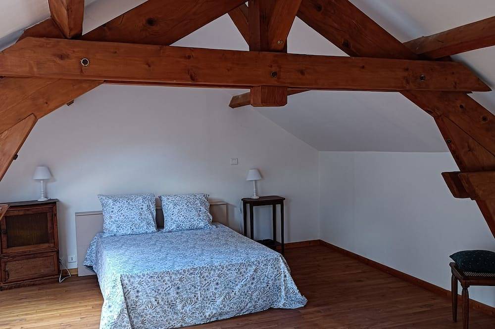 Casa clasificada con 1 estrella cerca de senderos forestales in Pierrefonds, Río Oise