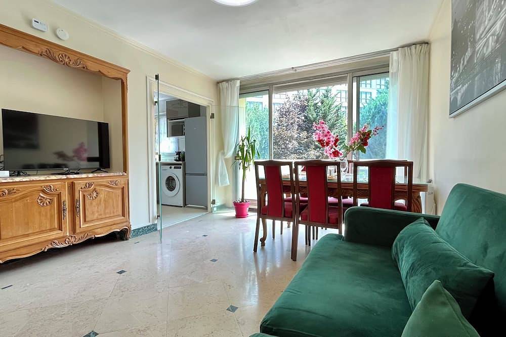 Appartement entier, Cozy Family Cocoon in Paris: Comfort & Parking in Villejuif, Val-de-Marne