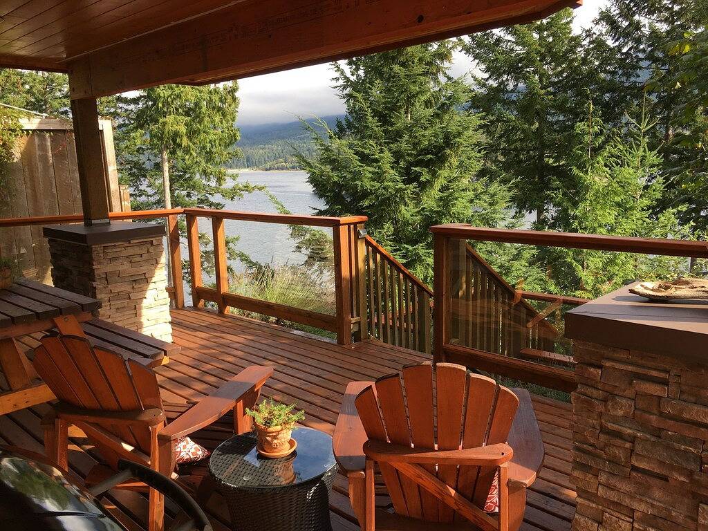 Ocean Front, spektakuläre Aussicht, wenige Minuten von Sechelt, einem Sunshine Coast Hub! in Sechelt, Sunshine Coast Regional District