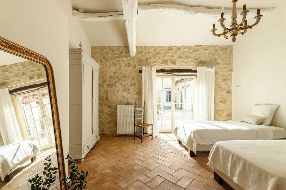 Mirandole - Eight Bedroom Villa, Sleeps 18 in Saint-Orens-Pouy-Petit, Gers