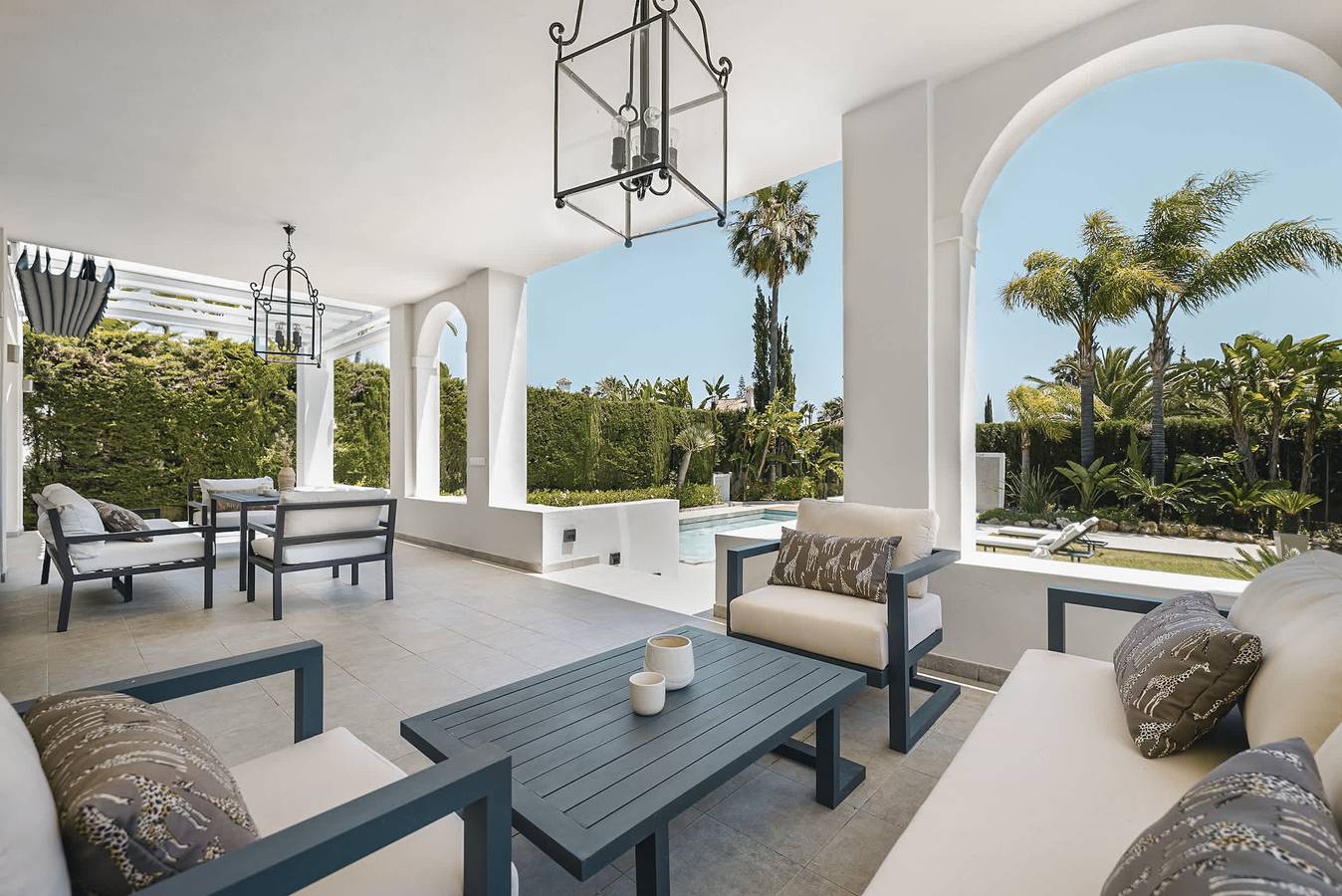 Villa for 12 personer med have in Nueva Andalucia Golf Valley, Marbella