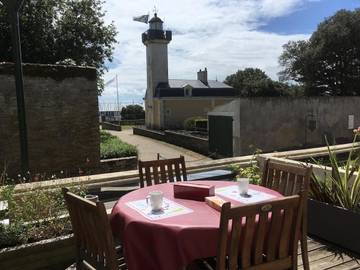 Gîte pour 3 personnes, avec vue ainsi que jardin et terrasse dans Port de Gourmalon