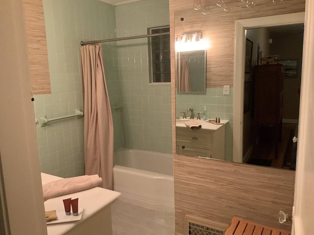 Sauberer Cape Cod in der Nähe der Innenstadt in Monroe County (TN)