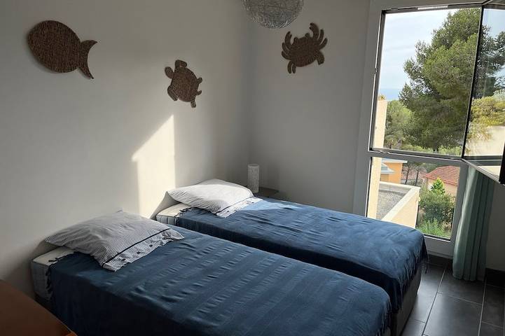 Appartement entier, Super T3  65m2 climatisé +Terrasse 30 m2 vue mer + garage , Calme Parc arboré in Cassis, Parc national des Calanques