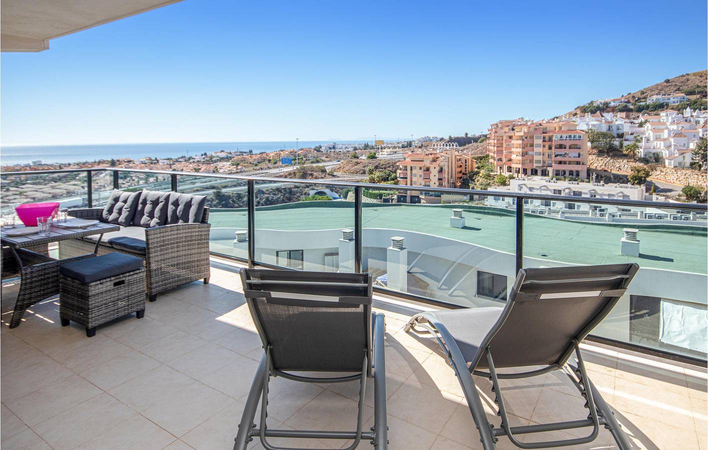 Appartement de vacances entier, 72 sqm Apartment with Parking, AC, Pool, Terrace & Internet near Playa de Calahonda in Riviera del Sol, Mijas