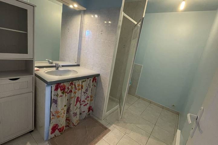 Ganze Wohnung, L'Arbre de Vy, T2 42m2 detached, sleeps 5, garage, near train station in Le Mans, Sarthe