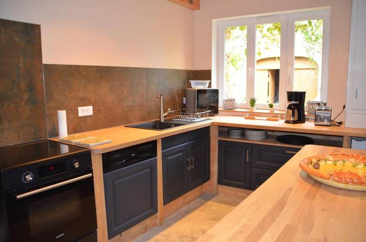 Location de vacances pour 6 personnes, avec Terrasse et Jardin ainsi que Piscine et Vue à Roche-Saint-Secret-Béconne - 3