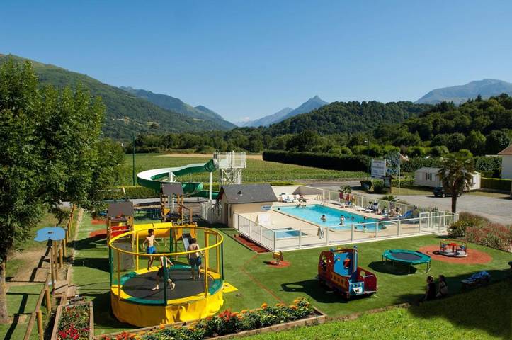Camping pour 4 personnes, avec Terrasse et Jardin ainsi que Piscine et Vue