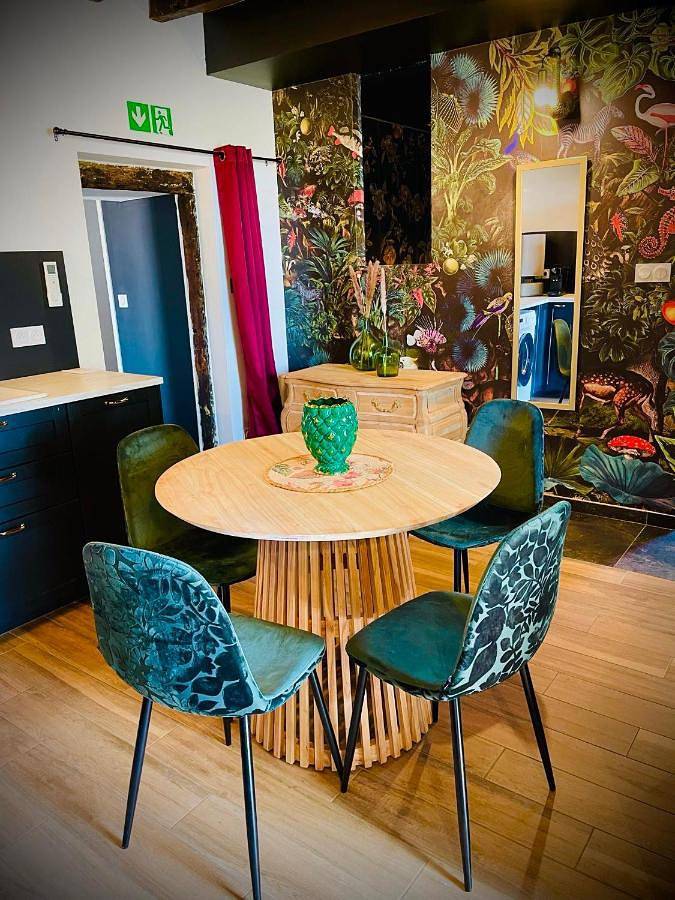 Location de vacances pour 4 personnes, avec vue et jardin à Montaigu-le-Blin - 3