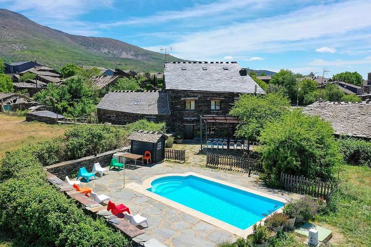 Maison de vacances pour 20 personnes, avec terrasse et piscine, animaux acceptés - 1