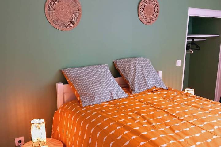 Location de vacances pour 8 personnes, avec jardin et terrasse à Quemper-Guézennec - 3