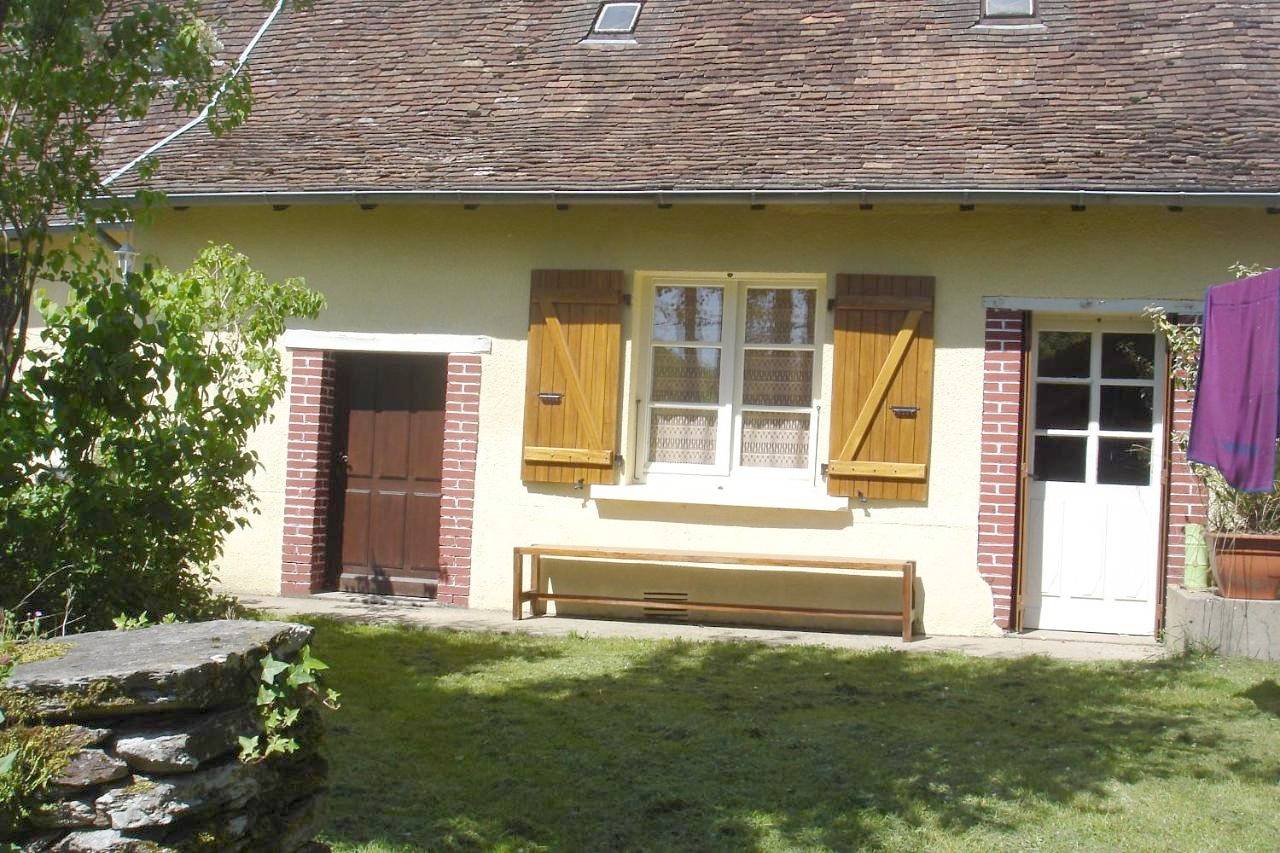Two-Bedroom House in Jumilhac-le-Grand, Parc naturel régional Périgord-Limousin
