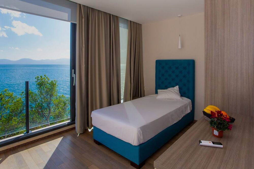 Villa Puntien am Meer mit privatem Pool in Drvenik, Makarska rivijera