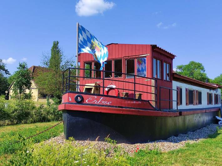 Ferienwohnung für 6 Personen, mit Balkon und Terrasse sowie Garten und Pool in Wiesentheid