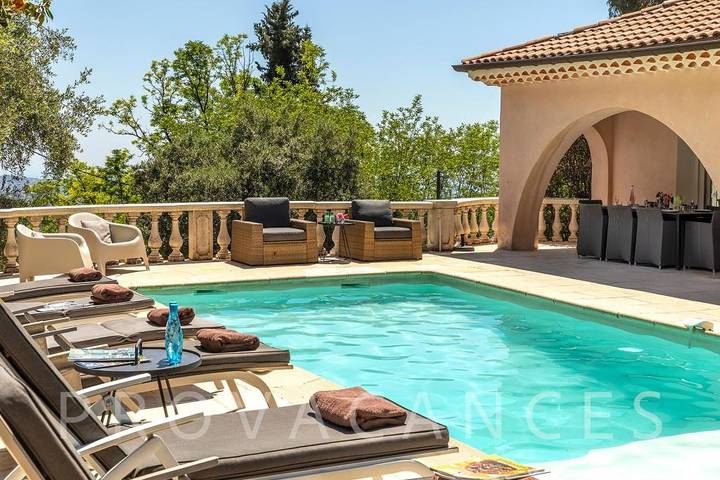 Villa pour 8 personnes, avec piscine et balcon/terrasse, animaux acceptés à Vence
