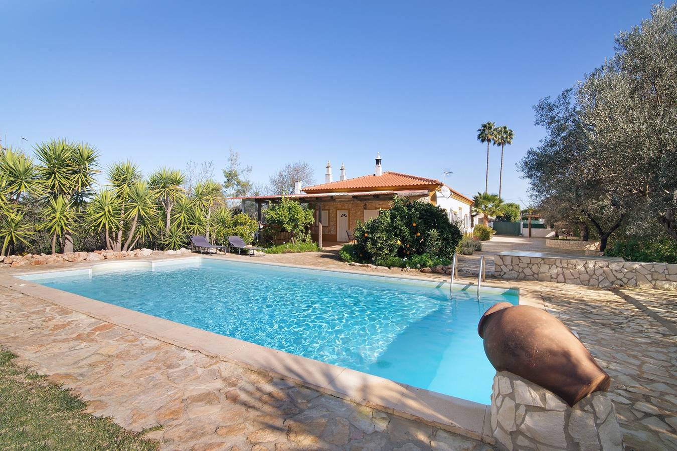 Villa "Casa Palma" com piscina privada e 3 terraços privados in Paderne, Distrito de Faro