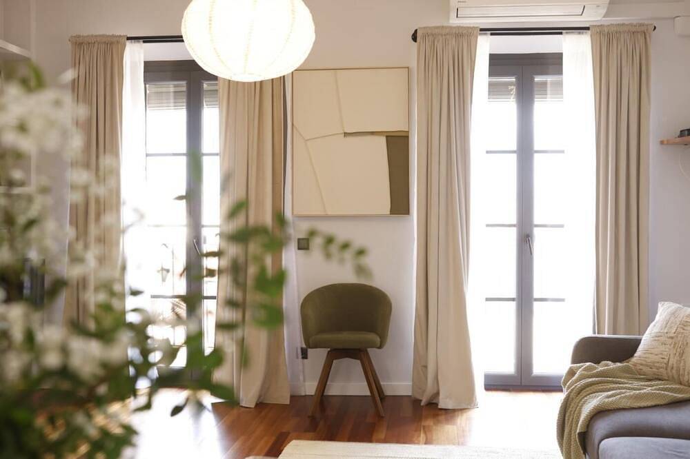 Entire apartment, Nou del Teatre - Holiday Apartment in Girona | Bravissimo in Girona, Gironès