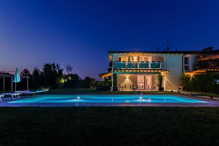 Ferienwohnung für 4 Personen, mit Garten und Pool sowie Ausblick in Desenzano del Garda - 2