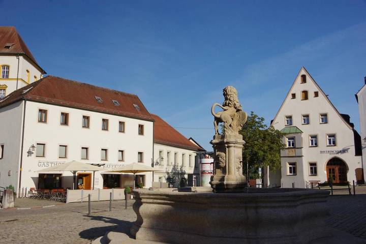 Hôtel pour 3 personnes, avec Terrasse et Vue à Sulzbach-Rosenberg