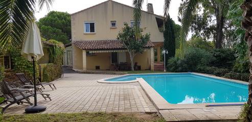 Gîte pour 11 personnes, avec piscine ainsi que terrasse et jardin à Portiragnes