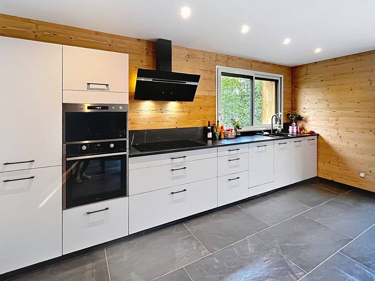 Exceptional chalet 14 pers, near slopes, parking, wifi in Le Corbier, Villarembert