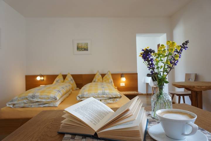 Studio entier, Appartement de vacances "Kastanie" avec grand balcon in Kortsch, Silandro