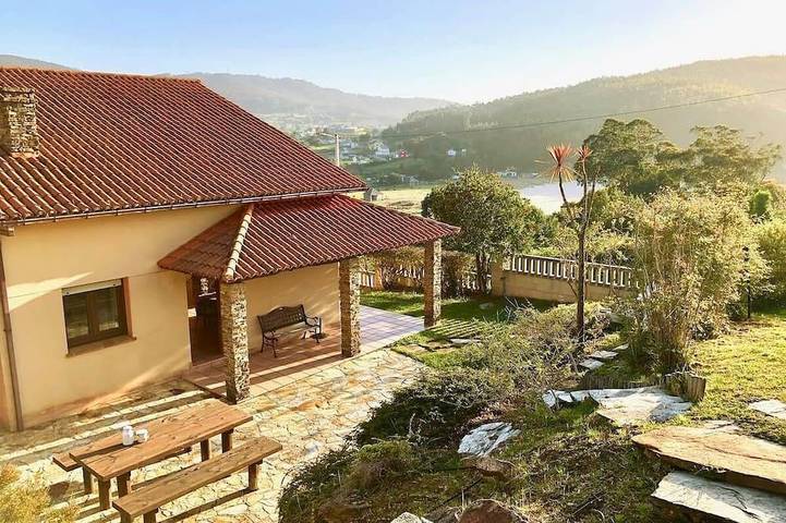 Chalet für 7 Personen, mit Balkon und Garten - 1