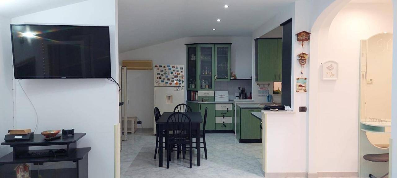 Appartamento intero, House Luigio' in Spiaggia allo Scoglio Grande, Pollina