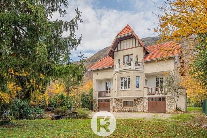 Gîte pour 4 personnes, avec Balcon et Terrasse ainsi que Jardin et Vue à Corenc