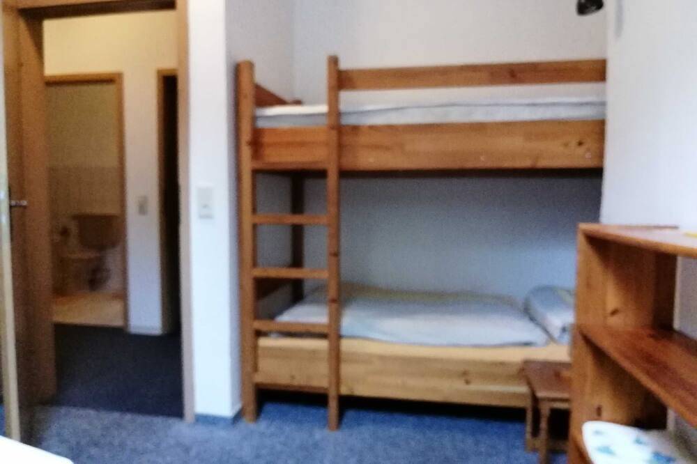 Ganze Wohnung, Ferienwohnungen Timmermann, 25128 - Ferienwohnung Timmermann, Gartenseite in Bunde, Nordseeküste