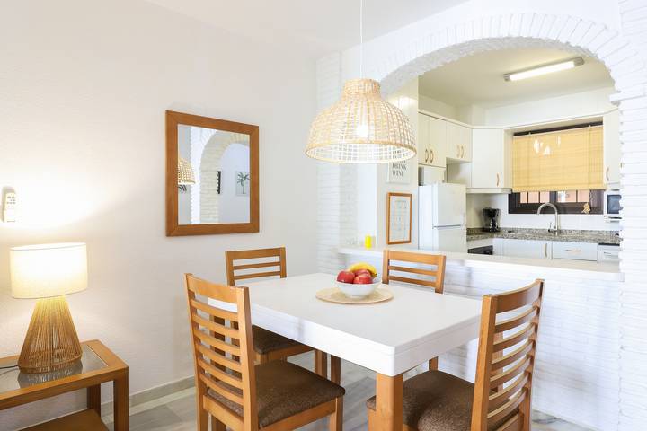 Apartamento entero, Club Calahonda con vista al mar - ubicación ideal in Urbanizacion Calahonda, Mijas