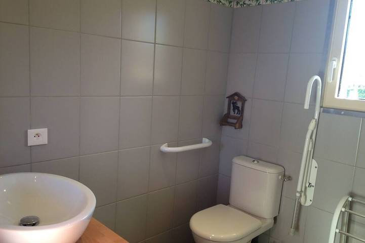 Gîte pour 6 personnes, avec Jardin à Rochefort-Montagne - 3
