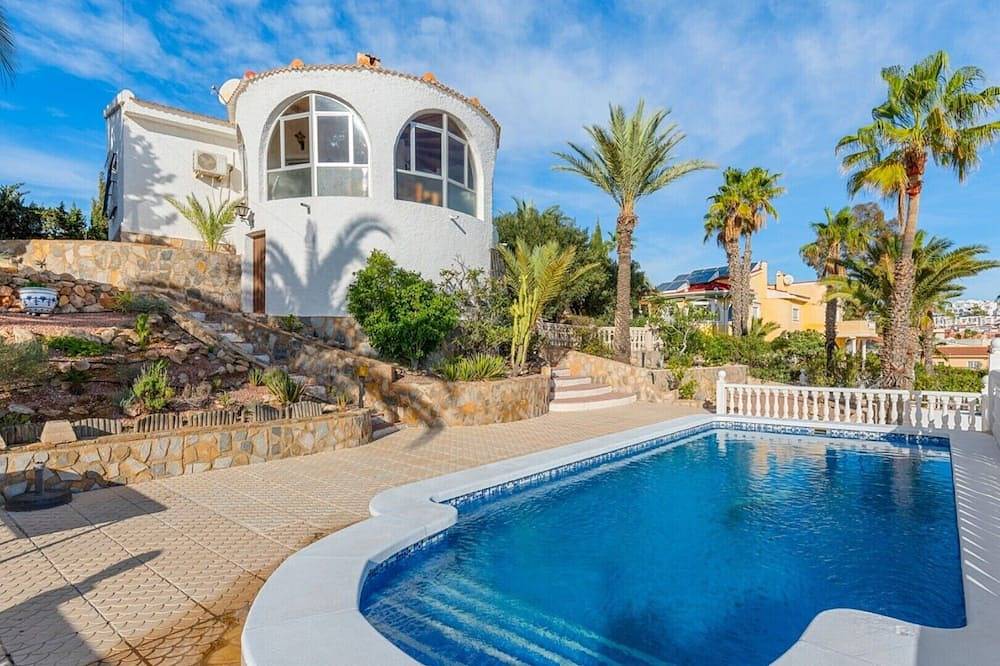 Traditional Spanish house with private swimming pool in Ciudad Quesada, Rojales