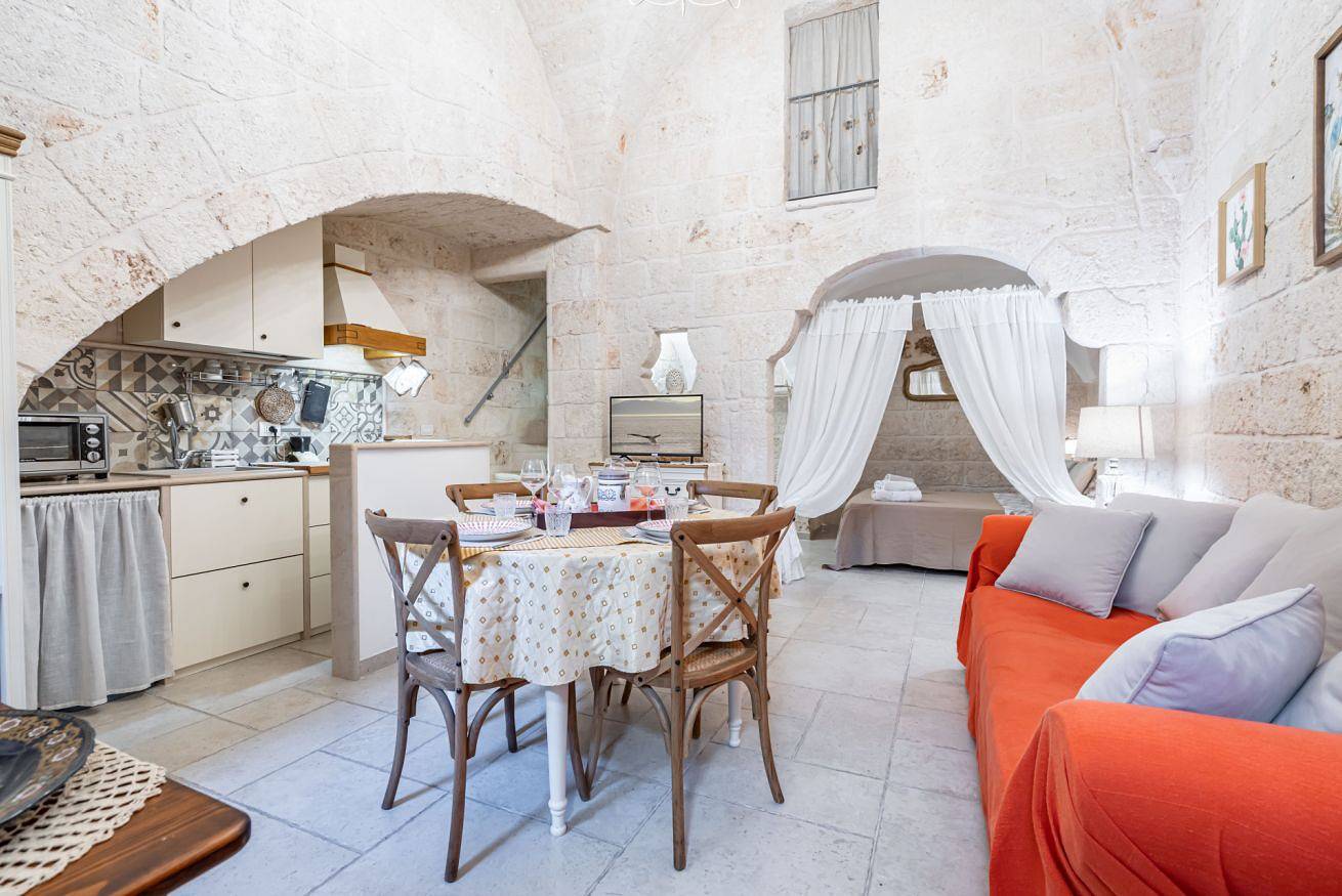 Appartamento intero, Portici Guest House by Rentbeat in Fasano, Salento