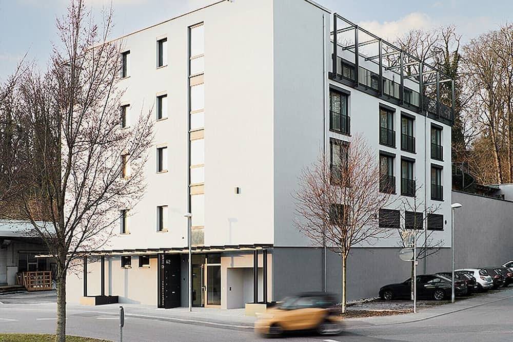 Ganze Wohnung, Livisit bergapartment 34 - Doppelbettzimmer 27 qm - mit Küchenzeile und Bad in Stuttgart, Stuttgart Region