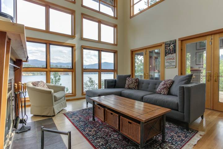 Vacation house for 9 people, with lake view and terrace, with pets in Idaho