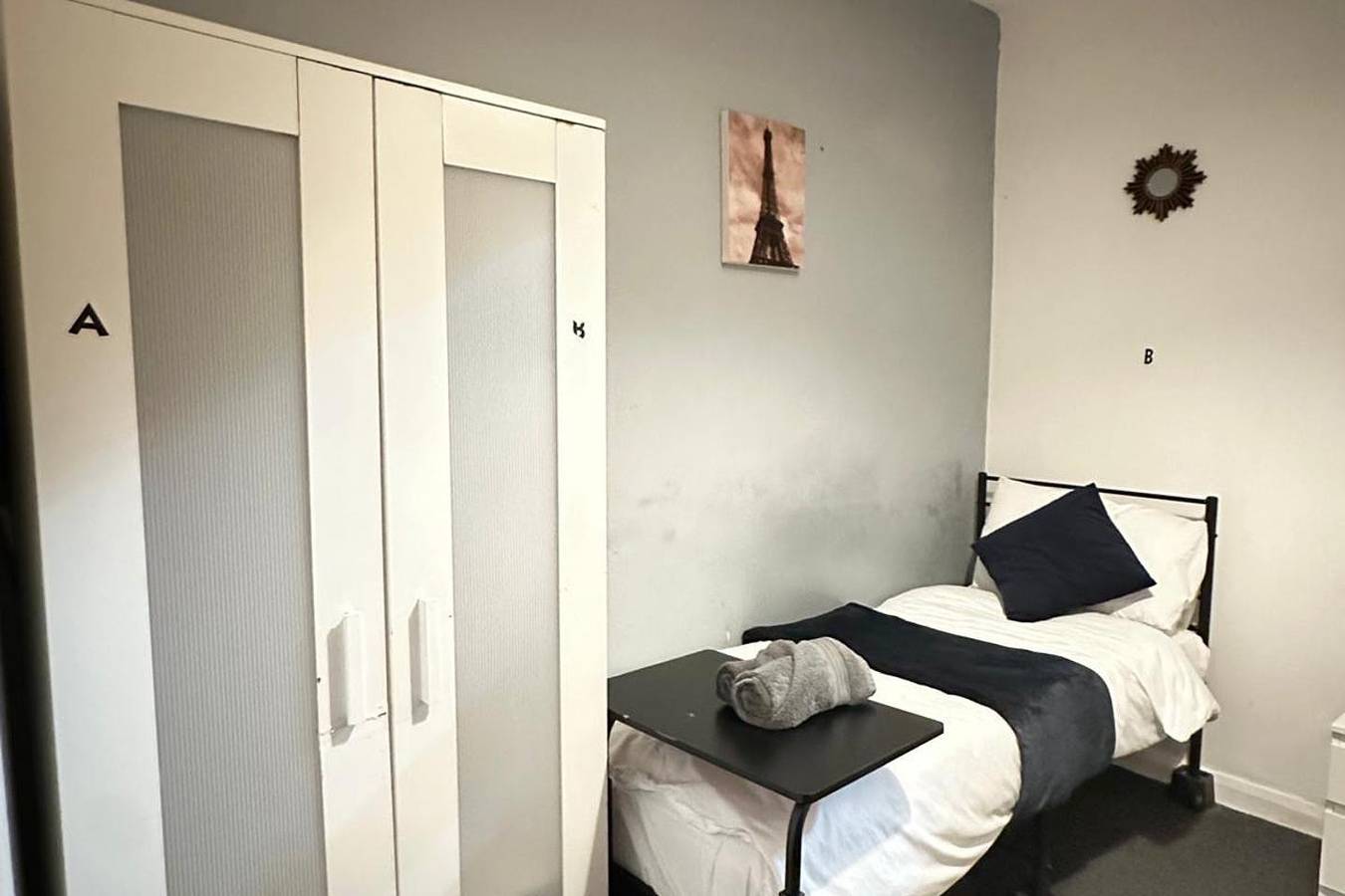 Ganze Ferienwohnung, Apartment Sleeps 4 with Parking in Greater Manchester