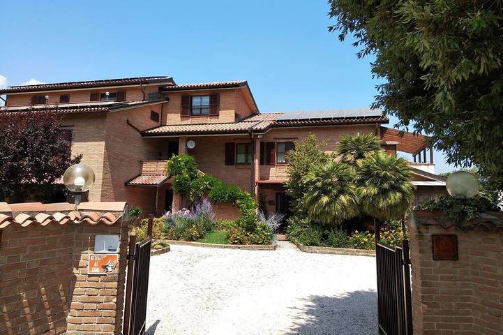 Holiday apartment for 4 people, with garden and pool - 1