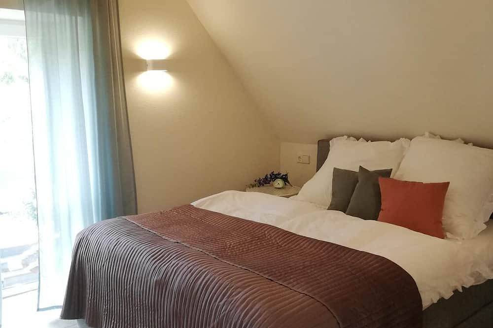 Ganze Wohnung, Ferienwohnung Carlotta - Appartement/Fewo, Bad, Wc in Freyburg (Unstrut), Saale-Unstrut