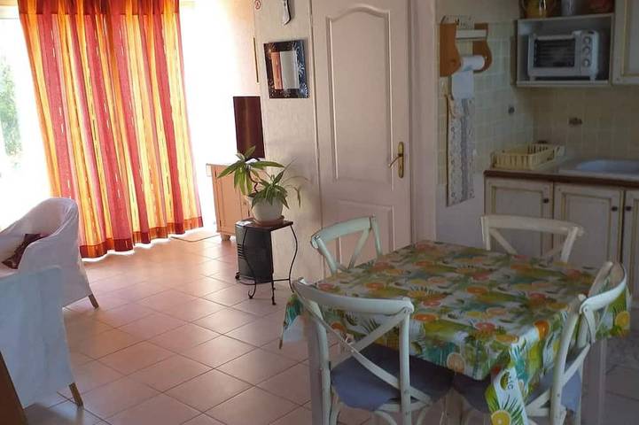 Appartement entier, Homerez - Studio Pertuis in Pertuis, Parc naturel régional du Luberon